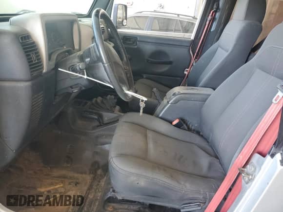 2003 Jeep Wrangler Rubicon с VIN 1J4FA69S23P375067, выставлен на аукционе Copart как лот 82678265 с пробегом 127 304 миль миль и Чистый • Clean title. История ставок и продаж доступна на DreamBid. Изображение 7.