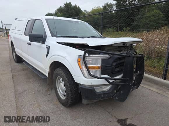 2022 Ford F-150 XL z VIN 1FTFX1E56NKE10474, wystawiony jako IAAI lot #43610339 z przebiegiem 42 801 mil mil oraz . Historia ofert i sprzedaży dostępna na DreamBid. Obrazek 38.