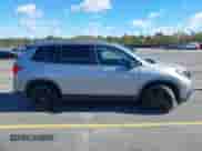 2021 Honda Passport Sport z VIN 5FNYF7H23MB006964, wystawiony jako IAAI lot #40898325 z przebiegiem 70 072 mil mil oraz . Historia ofert i sprzedaży dostępna na DreamBid. Obrazek 13.