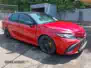 2022 Toyota Camry Hybrid XSE с VIN 4T1K31AK7NU035054, выставлен на аукционе IAAI как лот 42652603 с пробегом 51 284 миль миль и . История ставок и продаж доступна на DreamBid. Изображение 1.