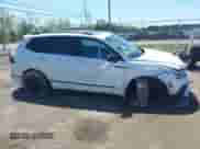 2022 Volkswagen Tiguan SE R-Line Black с VIN 3VV8B7AXXNM095478, выставлен на аукционе IAAI как лот 42056142 с пробегом 24 609 миль миль и . История ставок и продаж доступна на DreamBid. Изображение 13.