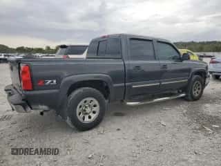 2005 Chevrolet Silverado 1500 Z71 z VIN 2GCEK13T051203705, wystawiony jako Copart lot #90085835 z przebiegiem 181 125 mil mil oraz Czysty tytuł • Clean title. Historia ofert i sprzedaży dostępna na DreamBid. Obrazek 3.