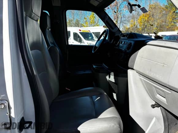 2014 Ford Econoline Cargo Commercial with VIN 1FTNS2EWXEDA21933, listed as a Copart auction lot 89734695 with 179,130 mi miles and Clean title. Bid and sale history available at DreamBid. Image 5.