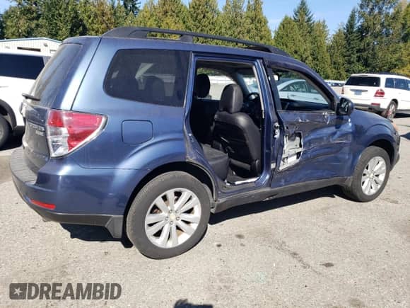 2011 Subaru Forester X Limited z VIN JF2SHAEC8BH766834, wystawiony jako Copart lot #81688995 z przebiegiem 48 014 mil mil oraz Szkoda całkowita • Salvage title. Historia ofert i sprzedaży dostępna na DreamBid. Obrazek 3.