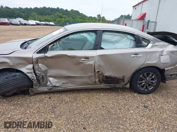 2015 Nissan Altima SL with VIN 1N4AL3AP7FN355158, listed as a IAAI auction lot 42781074 with 246,659 mi miles and . Bid and sale history available at DreamBid. Image 15.