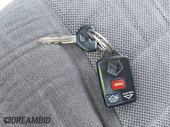 1996 Jeep Grand Cherokee Laredo z VIN 1J4GZ58SXTC280868, wystawiony jako IAAI lot #42653608 z przebiegiem 188 867 mil mil oraz . Historia ofert i sprzedaży dostępna na DreamBid. Obrazek 11.