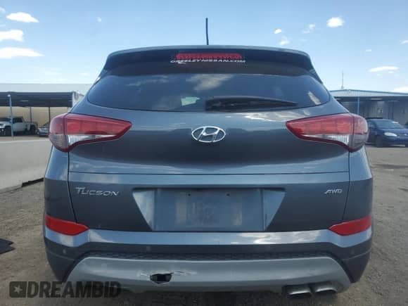 2017 Hyundai Tucson Value z VIN KM8J3CA29HU550150, wystawiony jako Copart lot #59811605 z przebiegiem 93 640 mil mil oraz Szkoda całkowita • Salvage title. Historia ofert i sprzedaży dostępna na DreamBid. Obrazek 6.