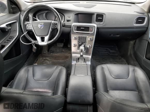 2015 Volvo S60 T5 Platinum с VIN YV1612TM5F1341358, выставлен на аукционе Copart как лот 46042365 с пробегом Не указан миль и Списание • Salvage title. История ставок и продаж доступна на DreamBid. Изображение 8.