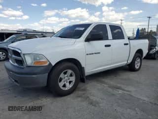 2011 Ram 1500 ST с VIN 1D7RB1CP1BS541930, выставлен на аукционе Copart как лот 52044215 с пробегом 155 150 миль миль и Списание • Salvage title. История ставок и продаж доступна на DreamBid. Изображение 1.