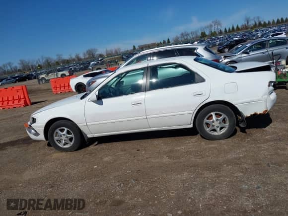 1998 Toyota Camry LE with VIN 4T1BG28K2WU350460, listed as a IAAI auction lot 41702263 with 151,322 mi miles and . Bid and sale history available at DreamBid. Image 15.