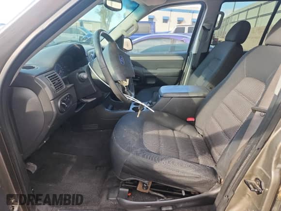 2004 Ford Explorer XLT with VIN 1FMDU73K34ZB29424, listed as a Copart auction lot 85569055 with 101,369 mi miles and Salvage title. Bid and sale history available at DreamBid. Image 7.