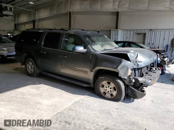 2011 Chevrolet Suburban LT with VIN 1GNSCJE06BR226046, listed as a Copart auction lot 66680805 with 190,288 mi miles and Non repairable. Bid and sale history available at DreamBid. Image 4.