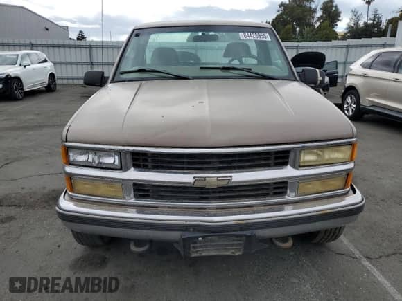 1997 Chevrolet Silverado 2500 с VIN 1GCGK24R8VE142118, выставлен на аукционе Copart как лот 84428955 с пробегом 421 035 миль миль и Чистый • Clean title. История ставок и продаж доступна на DreamBid. Изображение 5.