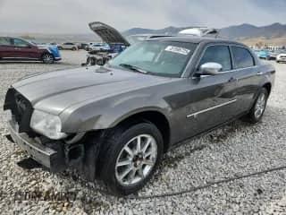 2008 Chrysler 300 C with VIN 2C3KK63H08H281168, listed as a Copart auction lot 81598725 with 277,553 mi miles and Salvage title. Bid and sale history available at DreamBid. Image 1.