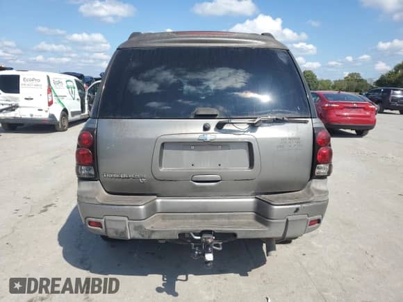 2005 Chevrolet TrailBlazer LT with VIN 1GNET16S356165970, listed as a Copart auction lot 81682655 with 198,398 mi miles and Clean title. Bid and sale history available at DreamBid. Image 6.