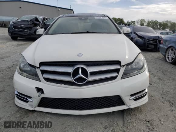 2012 Mercedes-Benz C 350 z VIN WDDGJ5HBXCF853270, wystawiony jako Copart lot #53367035 z przebiegiem 103 792 mil mil oraz Szkoda całkowita • Salvage title. Historia ofert i sprzedaży dostępna na DreamBid. Obrazek 5.