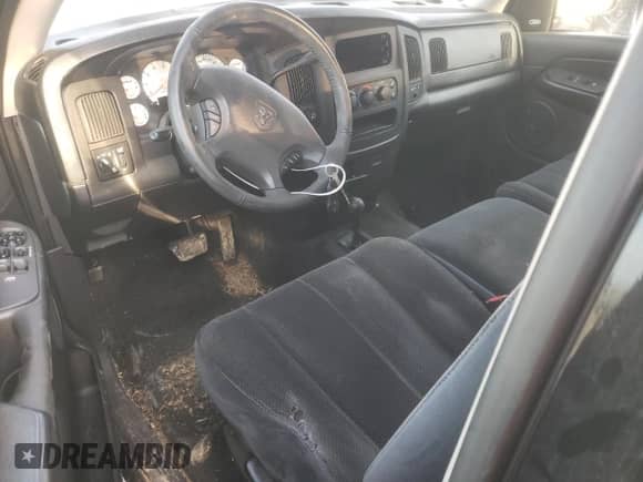 2002 Dodge 1500 z VIN 1D7HU16Z42J156824, wystawiony jako Copart lot #83921074 z przebiegiem 211 226 mil mil oraz Czysty tytuł • Clean title. Historia ofert i sprzedaży dostępna na DreamBid. Obrazek 8.