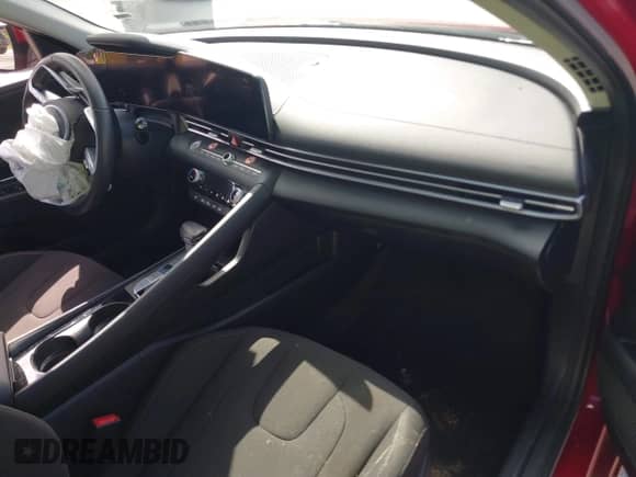 2025 Hyundai Elantra SEL Convenience z VIN KMHLS4DG0SU873194, wystawiony jako IAAI lot #43567659 z przebiegiem 22 242 mil mil oraz . Historia ofert i sprzedaży dostępna na DreamBid. Obrazek 5.