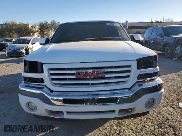 2005 GMC Sierra 1500 SLE with VIN 1GTEC14T65Z204599, listed as a Copart auction lot 42062265 with 208,183 mi miles and Salvage title. Bid and sale history available at DreamBid. Image 5.