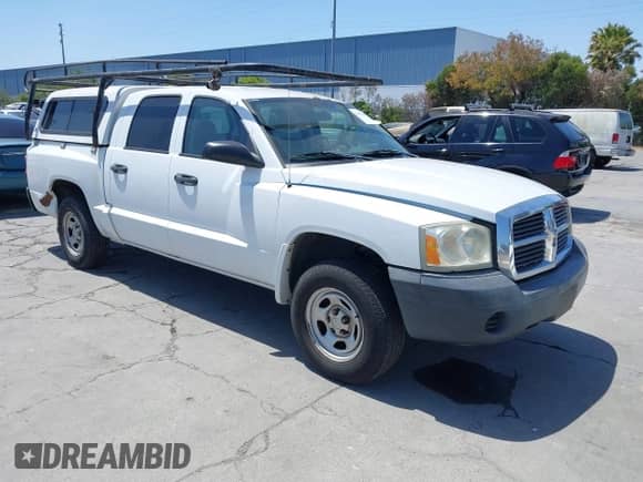 2006 Dodge Dakota ST with VIN 1D7HE28KX6S525186, listed as a IAAI auction lot 42477306 with 195,817 mi miles and . Bid and sale history available at DreamBid. Image 1.