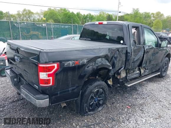 2020 Ford F-150 XL z VIN 1FTFX1E47LFA36566, wystawiony jako IAAI lot #39364878 z przebiegiem 55 188 mil mil oraz . Historia ofert i sprzedaży dostępna na DreamBid. Obrazek 4.