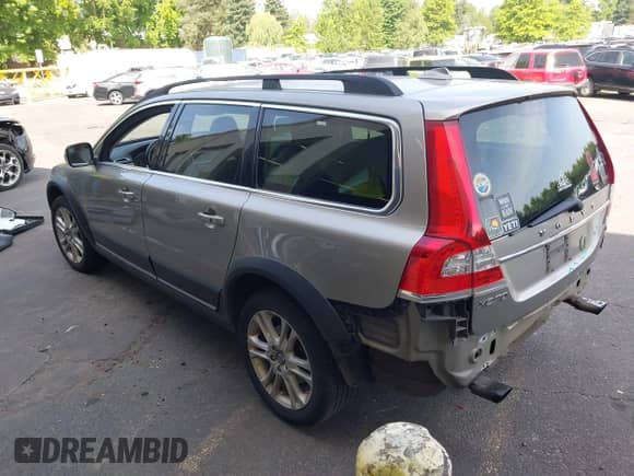 2016 Volvo XC70 T5 Premier z VIN YV4612NK0G1237425, wystawiony jako IAAI lot #42476626 z przebiegiem 139 207 mil mil oraz . Historia ofert i sprzedaży dostępna na DreamBid. Obrazek 3.