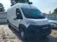 2023 Ram ProMaster Cargo z VIN 3C6LRVDG0PE579278, wystawiony jako IAAI lot #42852620 z przebiegiem 29 144 mil mil oraz . Historia ofert i sprzedaży dostępna na DreamBid. Obrazek 1.