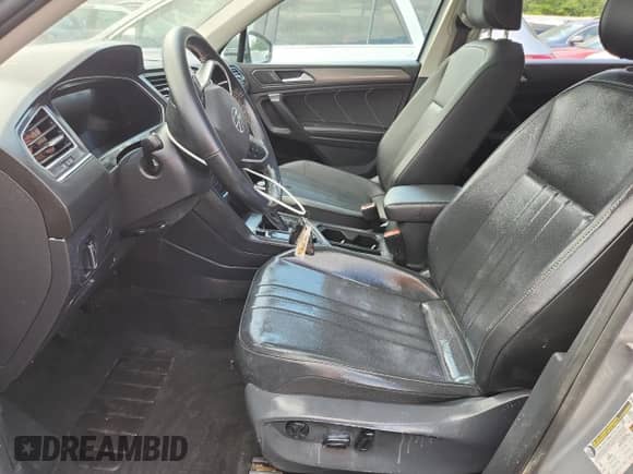 2024 Volkswagen Tiguan SE с VIN 3VVMB7AX8RM106112, выставлен на аукционе Copart как лот 69289365 с пробегом Не указан миль и На запчасти • Non repairable. История ставок и продаж доступна на DreamBid. Изображение 7.