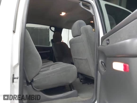 2003 Chevrolet Silverado 1500HD LS с VIN 1GCGC13U73F238066, выставлен на аукционе IAAI как лот 43171458 с пробегом 137 414 миль миль и . История ставок и продаж доступна на DreamBid. Изображение 8.