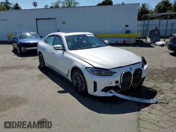 2024 BMW i4 eDrive40 с VIN WBY73AW02RFT14759, выставлен на аукционе Copart как лот 65295925 с пробегом 3 324 миль миль и Списание • Salvage title. История ставок и продаж доступна на DreamBid. Изображение 13.