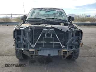 2002 Chevrolet Silverado 2500HD z VIN 1GCHC24U52E129070, wystawiony jako Copart lot #81715235 z przebiegiem Nie podano mil oraz Szkoda całkowita • Salvage title. Historia ofert i sprzedaży dostępna na DreamBid. Obrazek 5.
