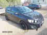 2013 Chevrolet Sonic LT с VIN 1G1JC6SB3D4164041, выставлен на аукционе IAAI как лот 43283723 с пробегом 102 329 миль миль и . История ставок и продаж доступна на DreamBid. Изображение 1.
