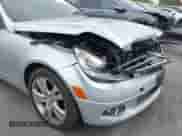 2009 Mercedes-Benz C 300 Sport z VIN WDDGF54X29F221438, wystawiony jako IAAI lot #43397990 z przebiegiem 137 889 mil mil oraz . Historia ofert i sprzedaży dostępna na DreamBid. Obrazek 17.