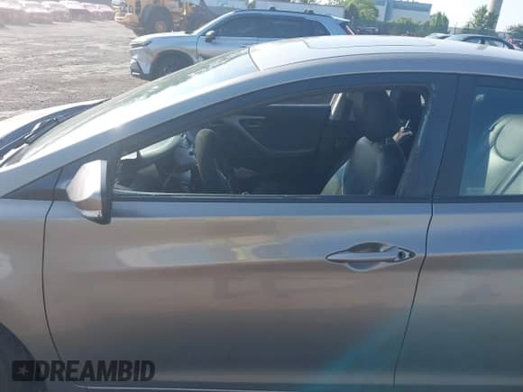 2013 Hyundai Elantra GLS с VIN 5NPDH4AE9DH445695, выставлен на аукционе IAAI как лот 42568602 с пробегом Не указан миль и . История ставок и продаж доступна на DreamBid. Изображение 6.