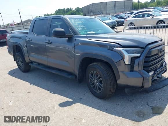2025 Toyota Tundra SR with VIN 5TFLA5AB2SX048486, listed as a IAAI auction lot 43037169 with 4,902 mi miles and . Bid and sale history available at DreamBid. Image 1.