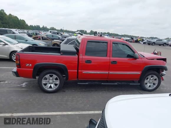 2005 GMC Sierra 1500 SLE с VIN 2GTEK13T251266515, выставлен на аукционе IAAI как лот 43338430 с пробегом 228 454 миль миль и . История ставок и продаж доступна на DreamBid. Изображение 14.