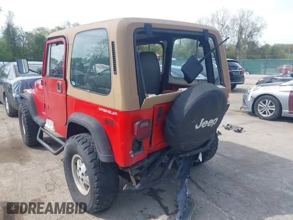 1988 Jeep Wrangler with VIN 2BCCV8145JB517259, listed as a IAAI auction lot 42096230 with 240,569 mi miles and . Bid and sale history available at DreamBid. Image 18.