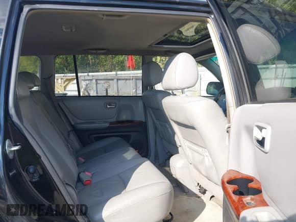 2005 Toyota Highlander с VIN JTEEP21A450079311, выставлен на аукционе IAAI как лот 43382663 с пробегом 281 056 миль миль и . История ставок и продаж доступна на DreamBid. Изображение 8.