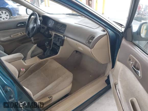 1994 Honda Accord with VIN JHMCD5531RC040955, listed as a IAAI auction lot 42260773 with 175,903 mi miles and . Bid and sale history available at DreamBid. Image 5.