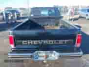 1989 Chevrolet S-10 z VIN 1GCCS14ZXK8160882, wystawiony jako IAAI lot #41387239 z przebiegiem 348 971 mil mil oraz . Historia ofert i sprzedaży dostępna na DreamBid. Obrazek 19.