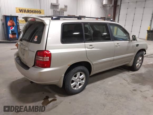 2003 Toyota Highlander с VIN JTEHF21A030121955, выставлен на аукционе IAAI как лот 43344952 с пробегом 205 905 миль миль и . История ставок и продаж доступна на DreamBid. Изображение 4.