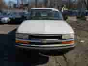 2000 Chevrolet S-10 LS z VIN 1GCCS1453YK264915, wystawiony jako Copart lot #46290675 z przebiegiem Nie podano mil oraz Szkoda całkowita • Salvage title. Historia ofert i sprzedaży dostępna na DreamBid. Obrazek 5.