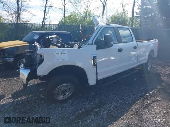 2019 Ford F-250 XL z VIN 1FT7W2A69KEG19732, wystawiony jako IAAI lot #41925065 z przebiegiem 104 337 mil mil oraz . Historia ofert i sprzedaży dostępna na DreamBid. Obrazek 16.