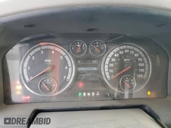 2011 Ram 1500 ST z VIN 3D7JB1EP6BG518516, wystawiony jako Copart lot #79081864 z przebiegiem 114 392 mil mil oraz Czysty tytuł • Clean title. Historia ofert i sprzedaży dostępna na DreamBid. Obrazek 9.