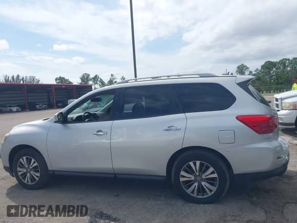 2018 Nissan Pathfinder S with VIN 5N1DR2MN9JC637022, listed as a IAAI auction lot 40555746 with 96,269 mi miles and . Bid and sale history available at DreamBid. Image 14.