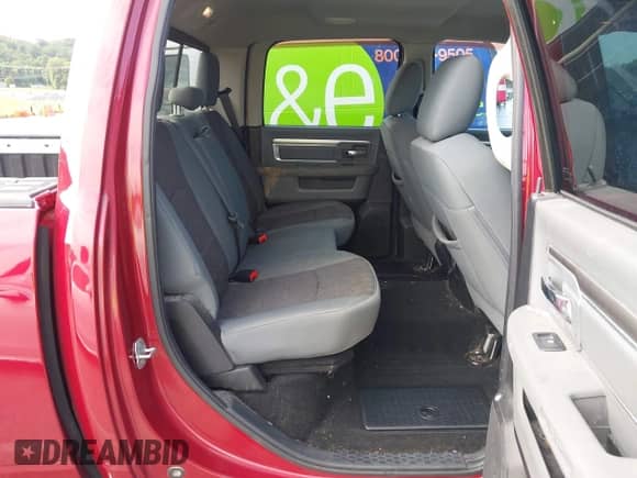 2014 Ram 1500 Big Horn z VIN 1C6RR7LT0ES399734, wystawiony jako IAAI lot #42877062 z przebiegiem 167 919 mil mil oraz . Historia ofert i sprzedaży dostępna na DreamBid. Obrazek 8.