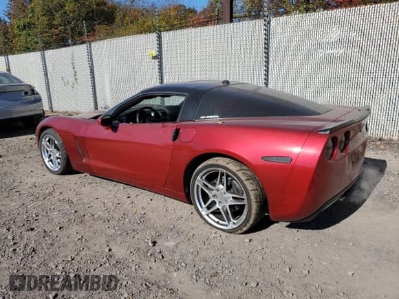2005 Chevrolet Corvette с VIN 1G1YY24U055121120, выставлен на аукционе Copart как лот 87123205 с пробегом 83 664 миль миль и Списание • Salvage title. История ставок и продаж доступна на DreamBid. Изображение 2.
