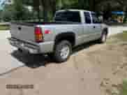 2004 GMC Sierra 1500 SLT z VIN 2GTEK19T341227163, wystawiony jako Copart lot #80357835 z przebiegiem 211 858 mil mil oraz Czysty tytuł • Clean title. Historia ofert i sprzedaży dostępna na DreamBid. Obrazek 4.