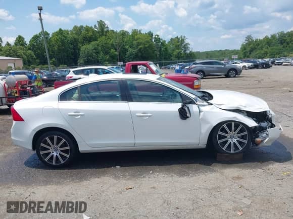 2017 Volvo S60 Inscription с VIN LYV402TK7HB134819, выставлен на аукционе IAAI как лот 42646768 с пробегом 60 030 миль миль и . История ставок и продаж доступна на DreamBid. Изображение 13.