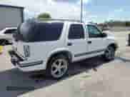1999 Chevrolet Blazer LS z VIN 1GNCS13W6X2217684, wystawiony jako Copart lot #63035645 z przebiegiem 114 567 mil mil oraz Szkoda całkowita • Salvage title. Historia ofert i sprzedaży dostępna na DreamBid. Obrazek 3.